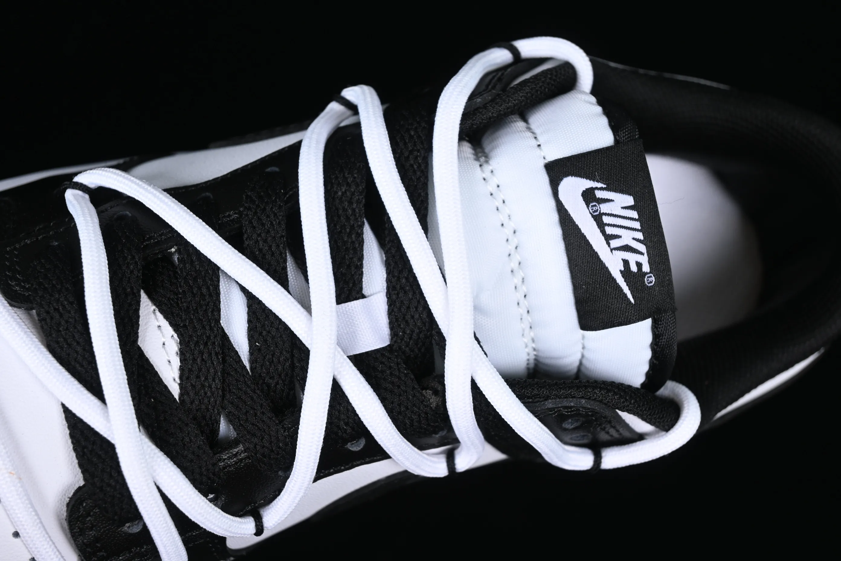 All Categories Nk SB Dunk Series Nk SB Dunk Low Low-top sneakers Nk Dunk Low Black and White Panda Customized version of deconstructed strap casual sneakers DD1391-100